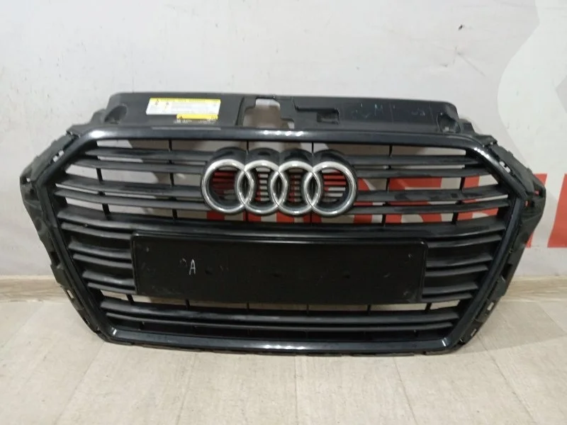 Решетка радиатора Audi A3 8V 2012-2018