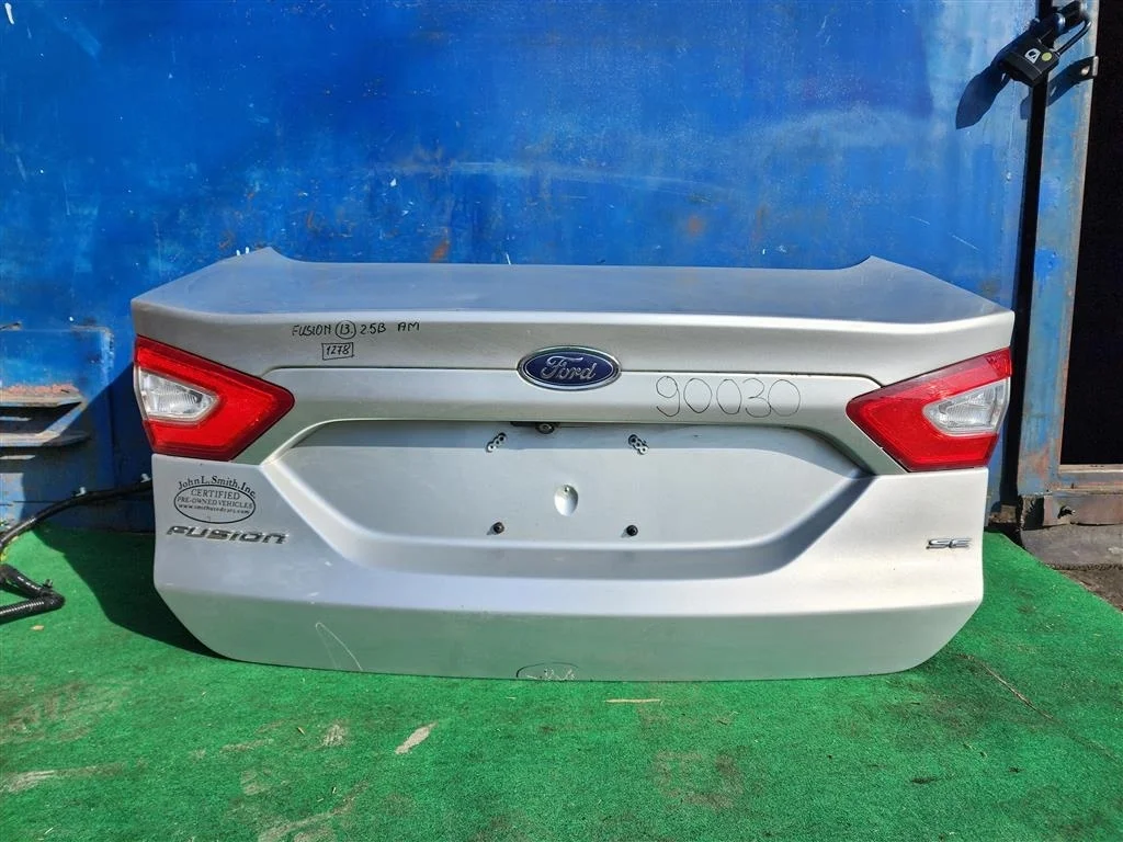 Крышка багажника Ford Mondeo 5 2014-2019 1886039