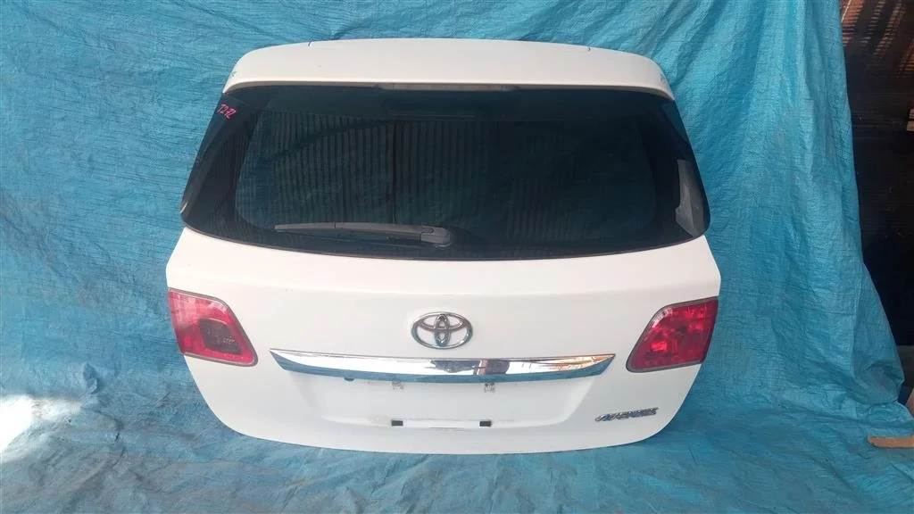Б.у. дверь багажника TOYOTA AVENSIS ZRT270 TOYOTA AVENSIS ZRT270