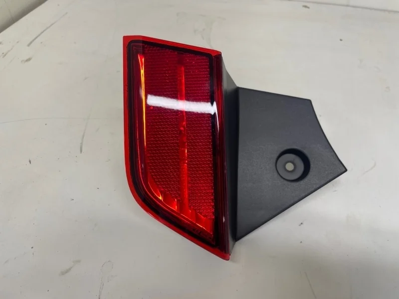 Фонарь MITSUBISHI PAJERO SPORT 3 2017, 2018, 2019, 2020 KS1W, KS5W