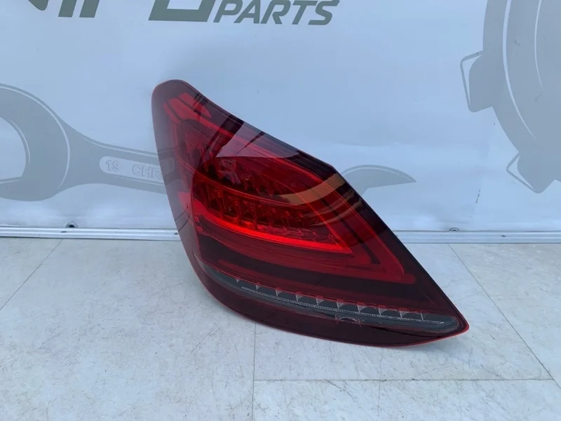 Фонарь задний левый Mercedes W205