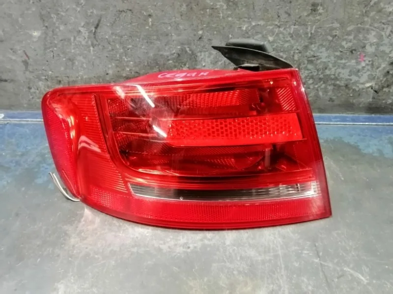Фонарь Audi A4 B8