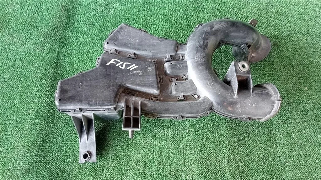 Б.у. резонатор воздушного фильтра NISSAN JUKE F15E NISSAN JUKE F15E