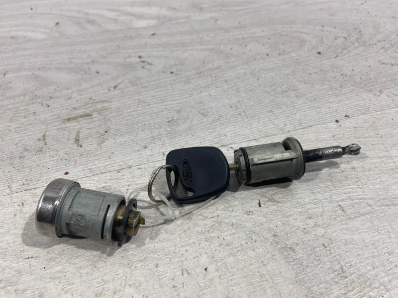 Личинка замка капота Ford Focus 1 (98-05) ХЕЧБЕК