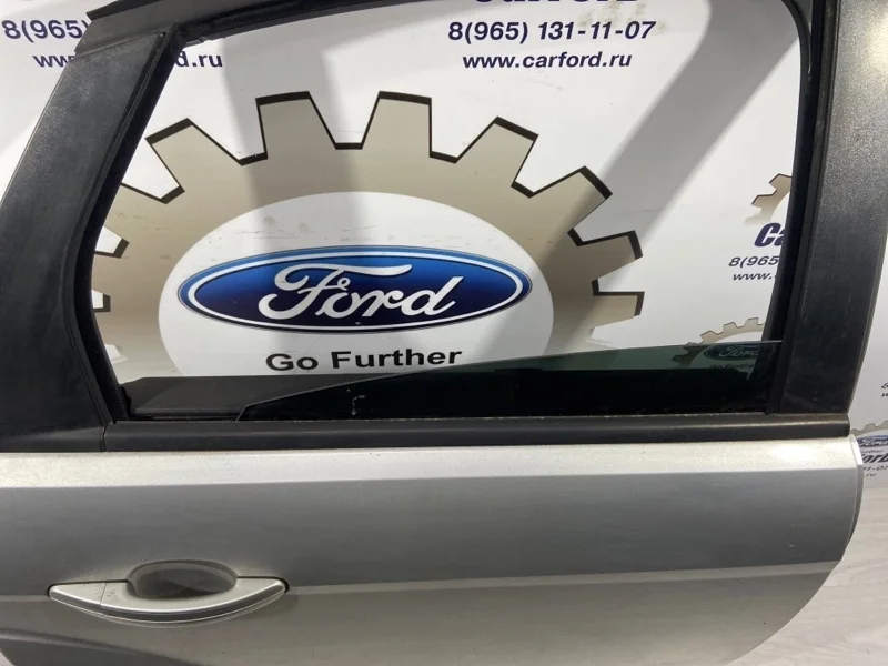 Уплотнитель стекла наружный задний правый Ford