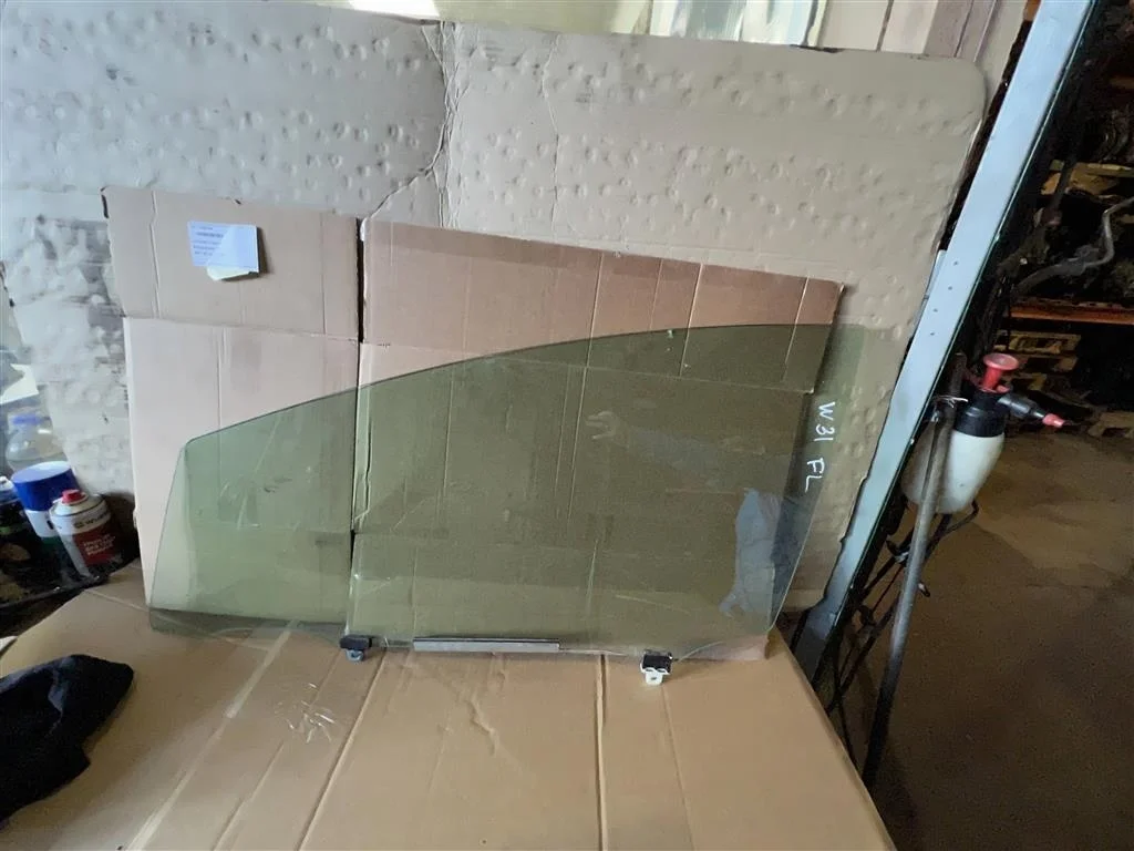 Б.у. стекло двери TOYOTA PRIUS ZVW30 TOYOTA PRIUS ZVW30