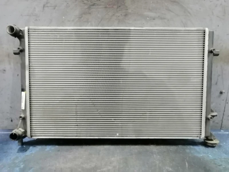 Радиатор охлаждения Volkswagen Passat B6
