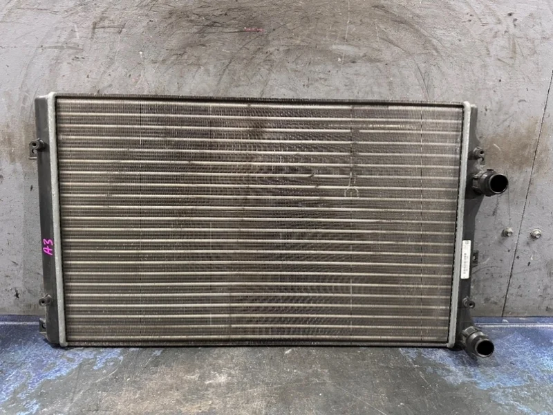 Радиатор охлаждения Volkswagen Golf 6