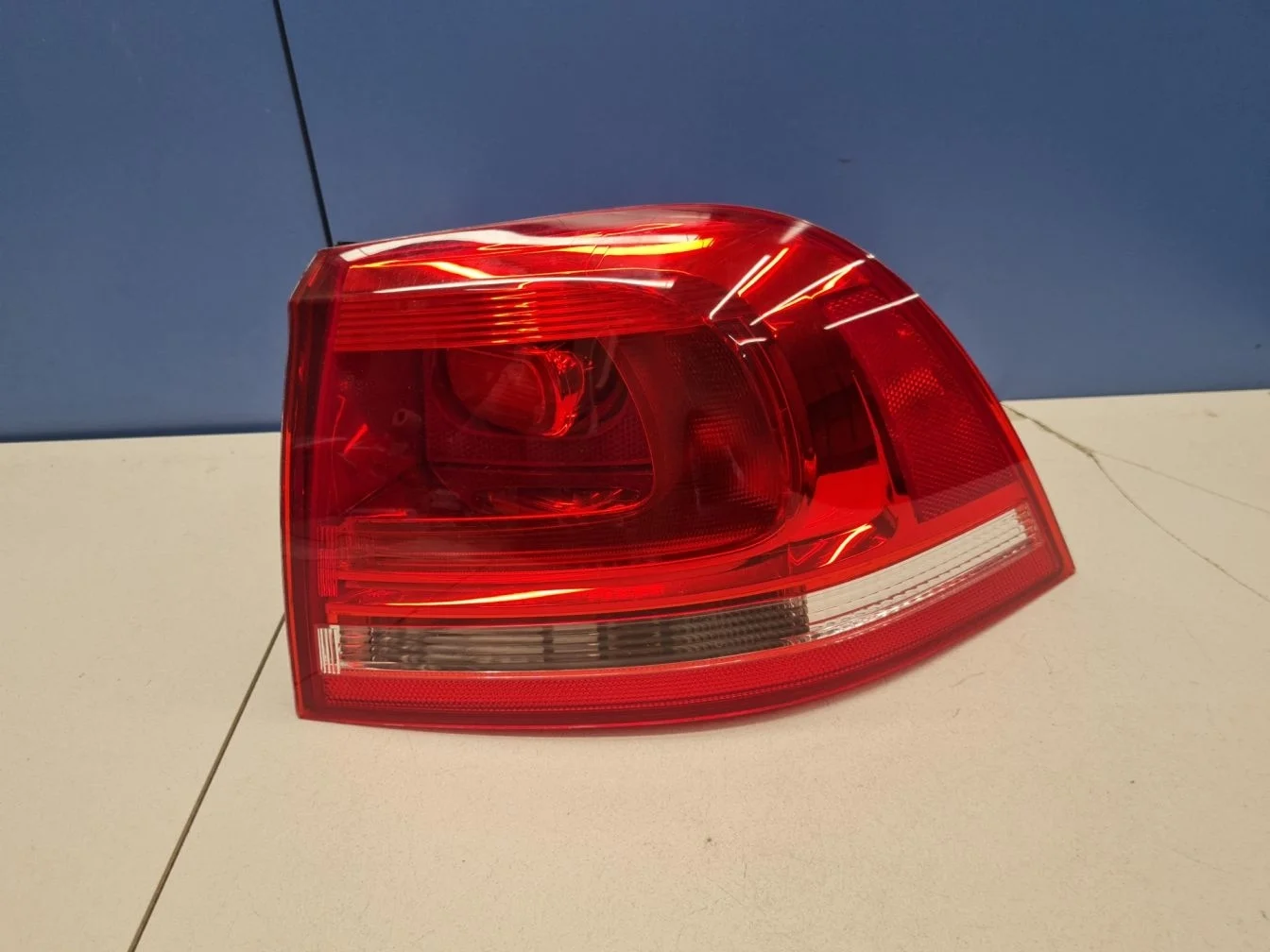 Фонарь на крыло правый для Volkswagen Touareg 2010-2018
