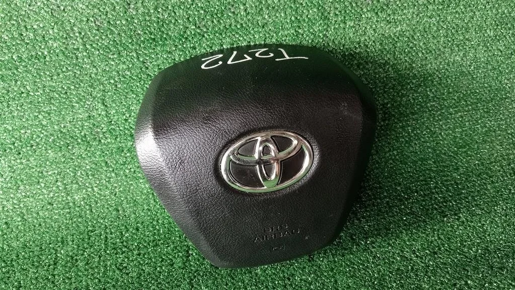 Б.у. подушка безопасности водителя TOYOTA AVENSIS ZRT270 TOYOTA AVENSIS ZRT270