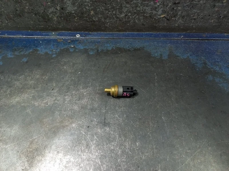 Датчик температуры Audi A4 B6