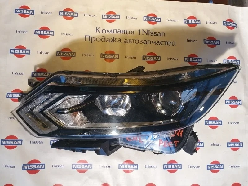 Фара галогеновая Nissan 26060HV00B, передняя левая