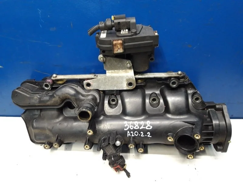 Коллектор впускной Opel Astra J 2009-2016 55571993 2.0 A20DTH