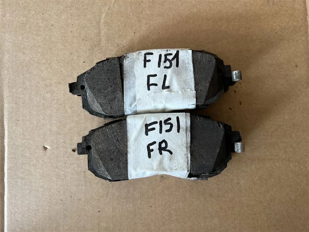 Б.у. колодки тормозные передние NISSAN JUKE F15E NISSAN JUKE F15E