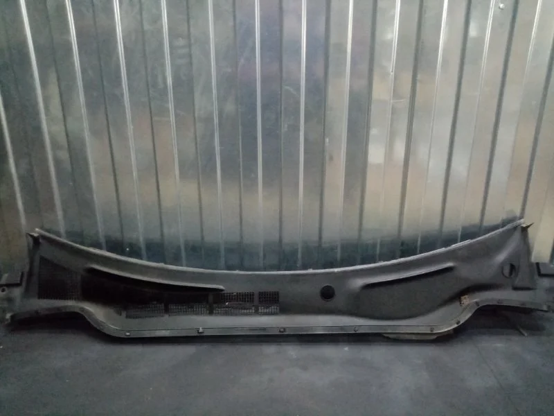 Водосток лобового стека Toyota Camry 40 2.4