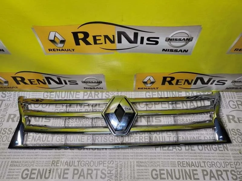 Хром решетки радиатора Renault Duster