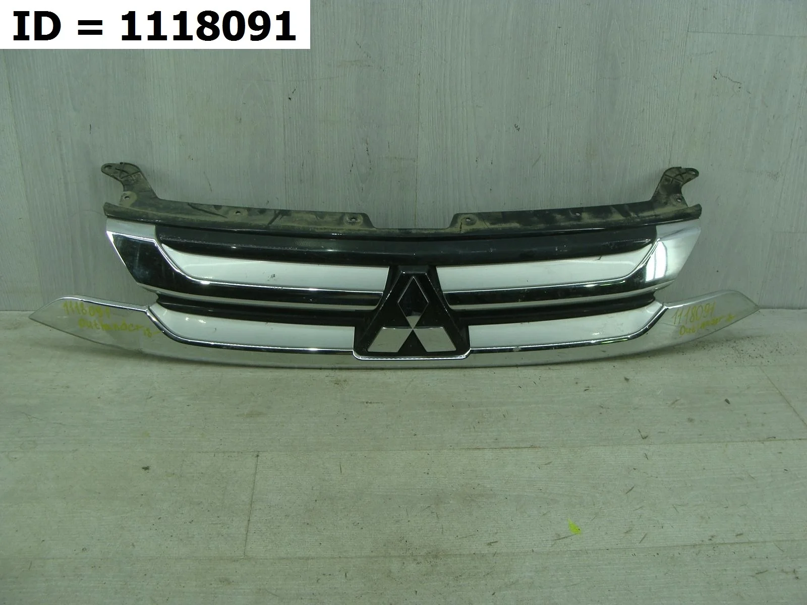 решетка радиатора Mitsubishi OUTLANDER 3, GF2W, GF0W, GF8W, GG0W  7450B298 2012-2022 (контрактная запчасть)