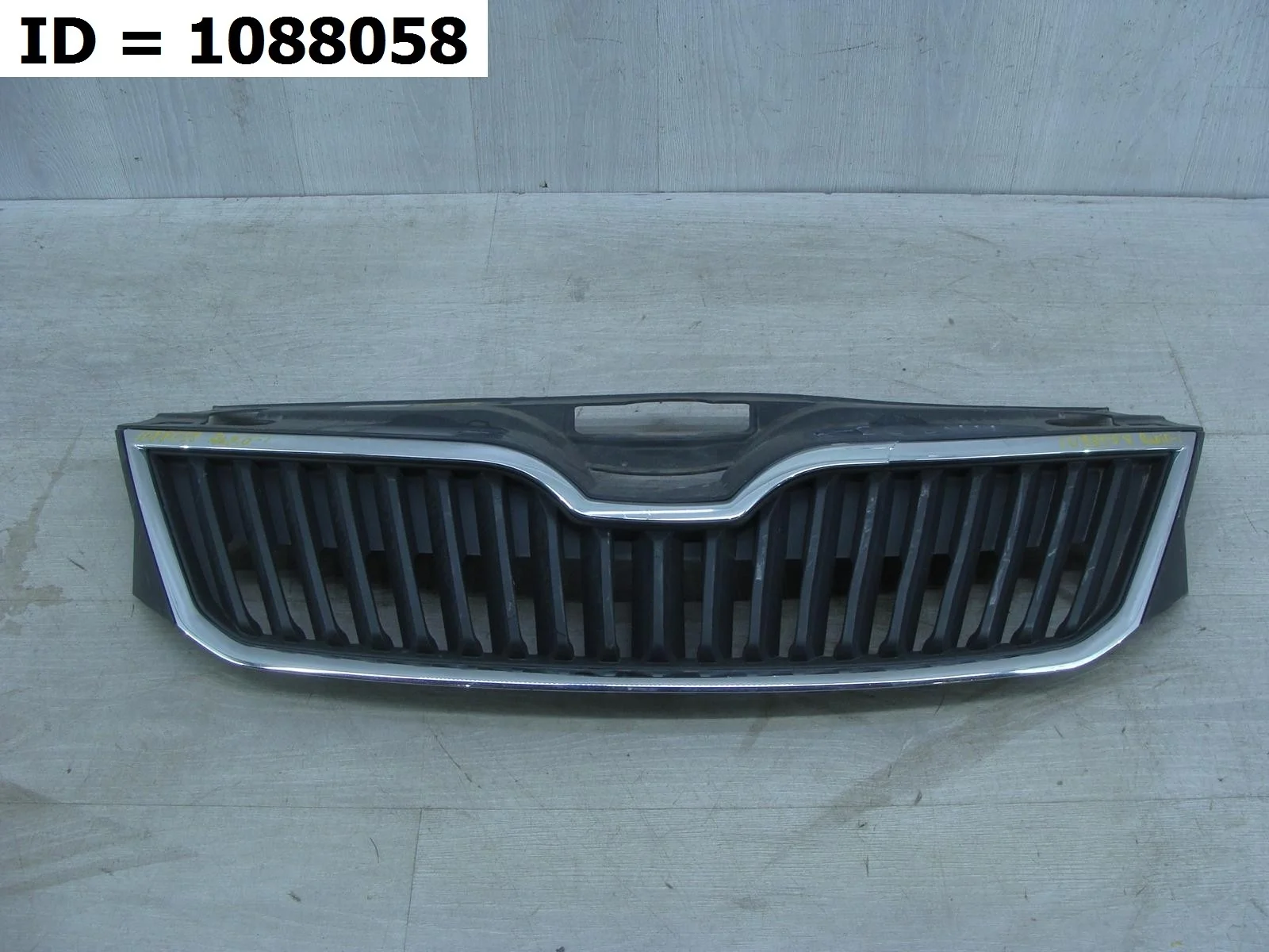 решетка радиатора Skoda RAPID 1, NH, NH3  5JA8536689B9 2012 - 2020 (контрактная запчасть)