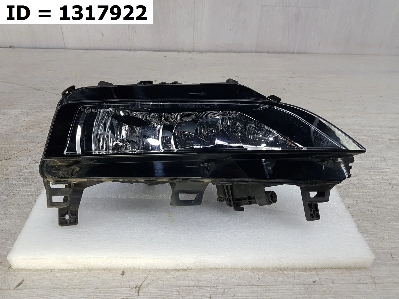 фара противотуманная передний правый Skoda RAPID 2 Передний Правый  60U941700 2019-2024 (контрактная запчасть)