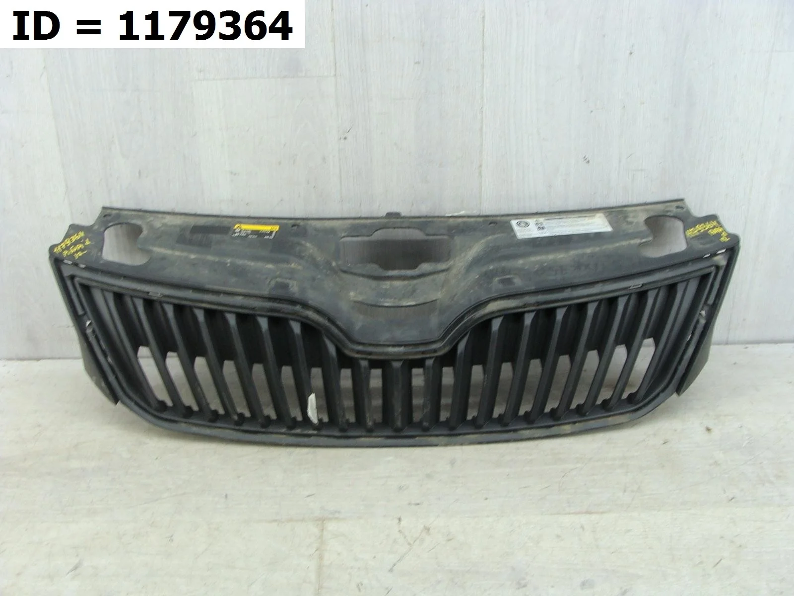 решетка радиатора Skoda RAPID 1, NH, NH3  5JA8536689B9 2012 - 2020 (контрактная запчасть)