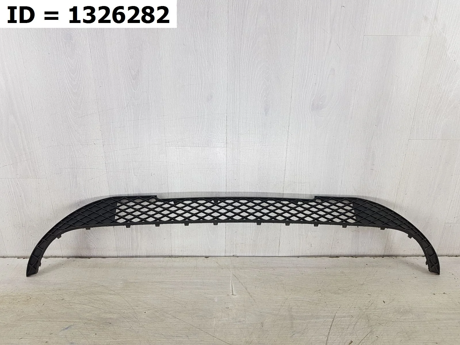 решетка бампера передняя Mercedes Benz A CLASS 3, W176, 176.042 Передний  A1768850022 2012-2018 (контрактная запчасть)