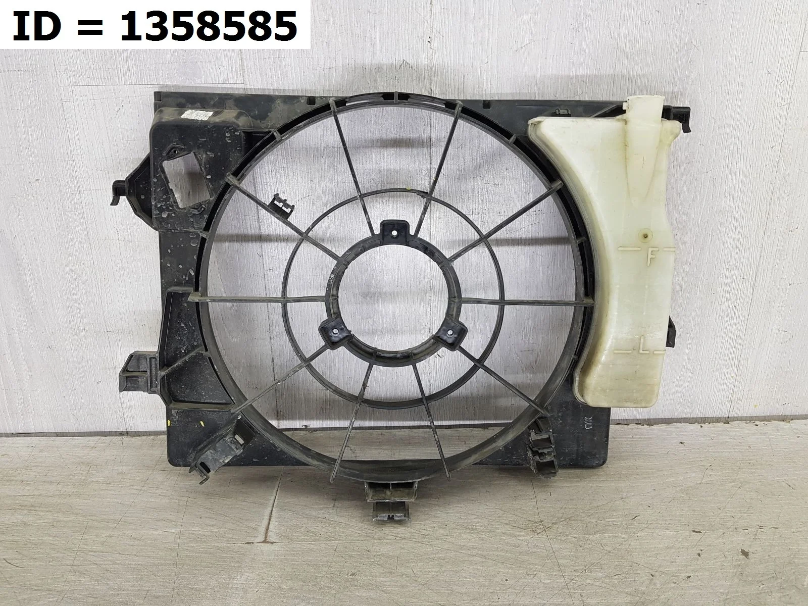 диффузор радиатора Hyundai SOLARIS 1  RB   253501R050 2010-2017 (контрактная запчасть)