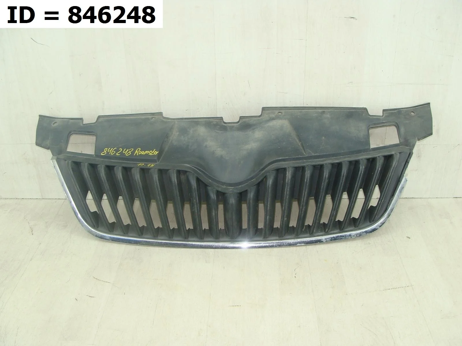 решетка радиатора Skoda ROOMSTER 1, 5J 5J7  5J0853668C9B9 2006-2015 (контрактная запчасть)