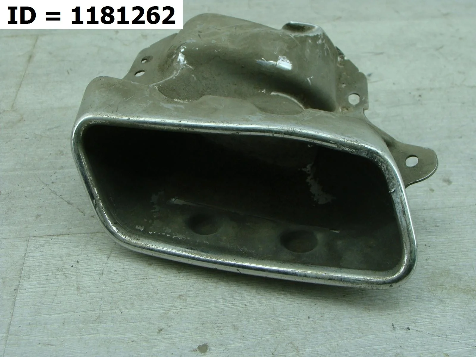 насадка на глушитель правая Mercedes Benz GL Class 2, X166 166 166.824 Правый  A1664902127 2012-2019 (контрактная запчасть)