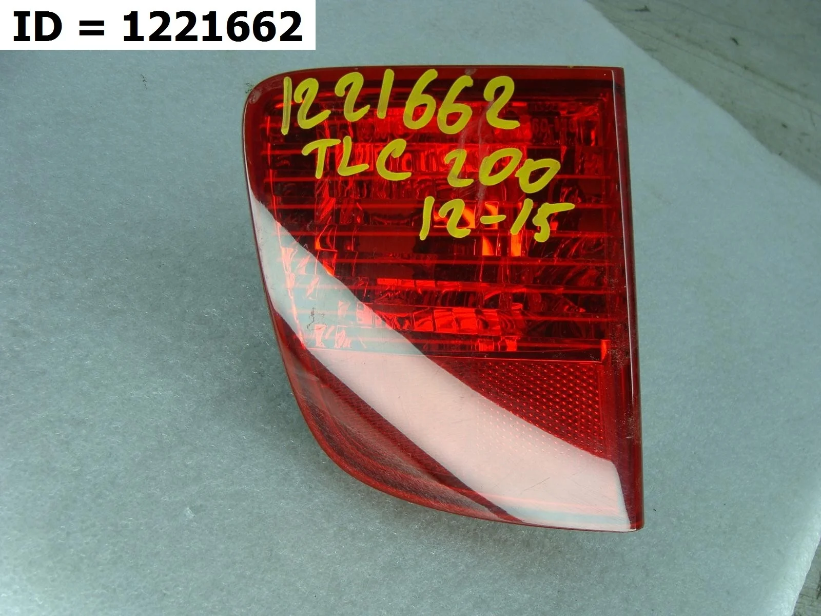 катафот задний левый Toyota LAND CRUISER 11, 200 UZJ200 VDJ200 Задний Левый  8145660031 2007-2021 (контрактная запчасть)