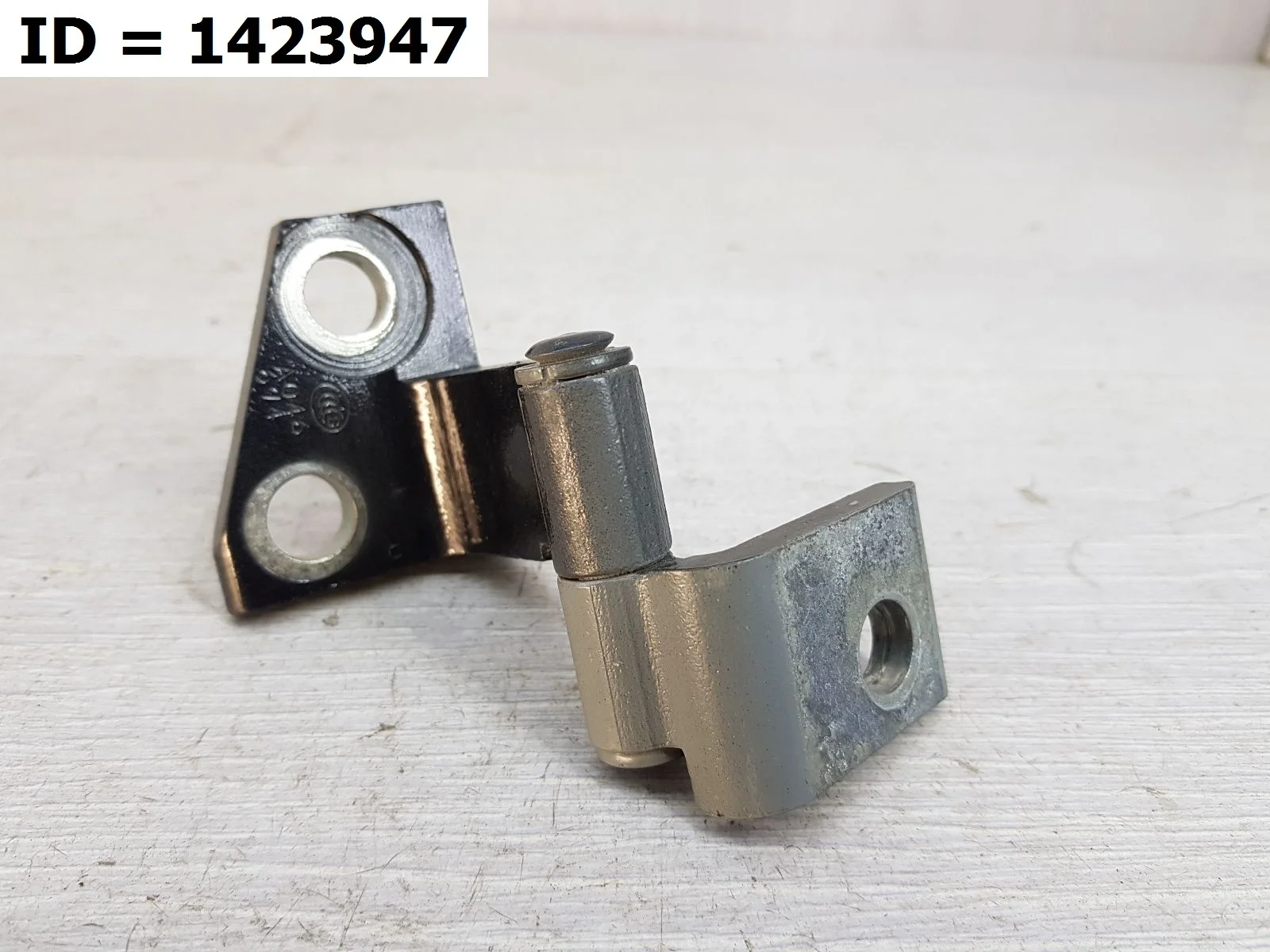 петля дверная Lexus RX 4, AL20 AGL20W AGL25W GGL25 GYL25  6873048010 2015-2024 (контрактная запчасть)