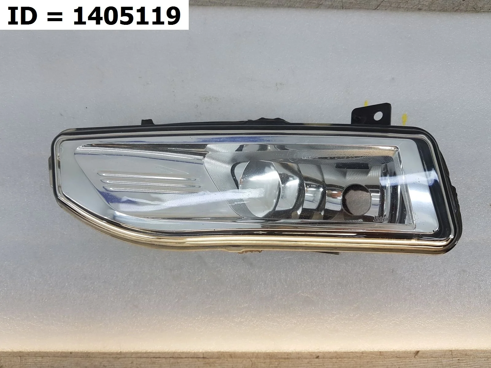 фара противотуманная передний левый Nissan X TRAIL 3, T32 Передний Левый  261558995A 2013-2022 (контрактная запчасть)