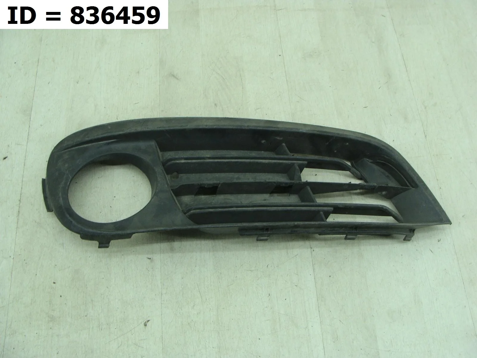 накладка птф правая BMW 5 SERIES 6, F10 F11 Правый  51117331730 2009-2017 (контрактная запчасть)