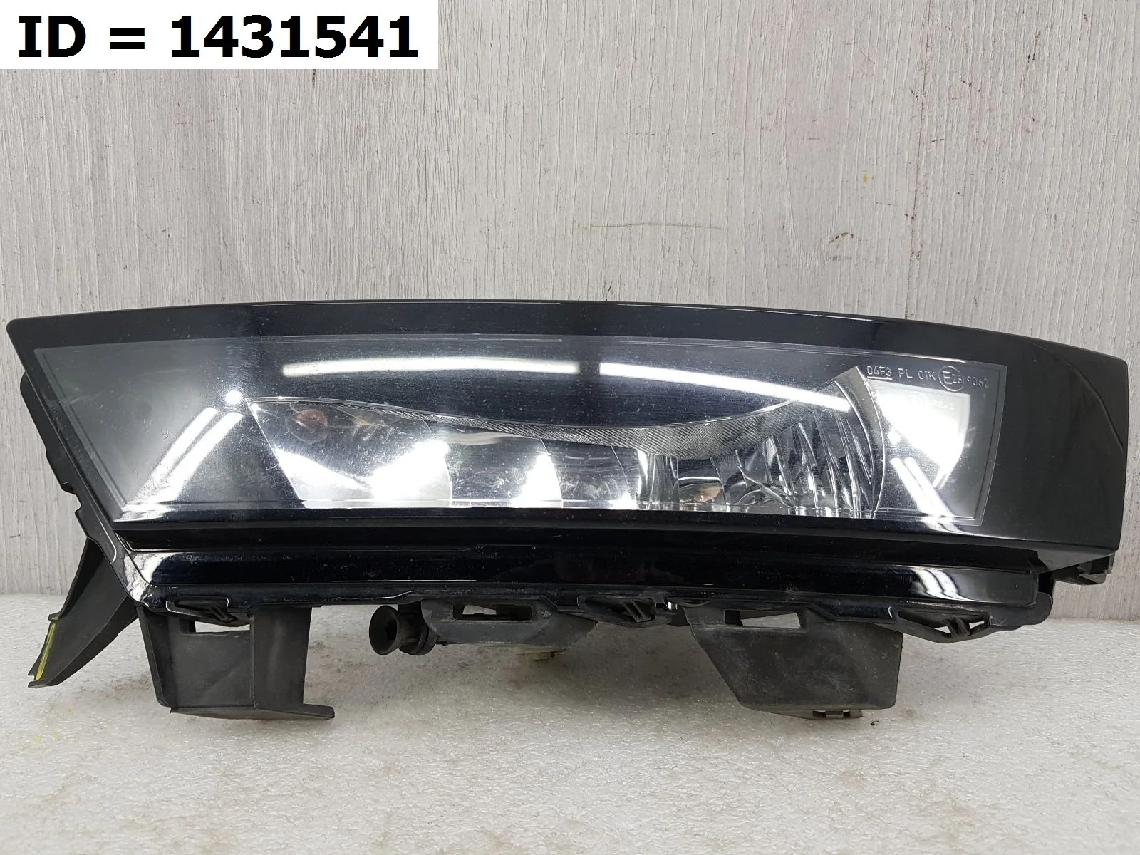 фара противотуманная передний левый Skoda RAPID 1, NH NH1 NH3 Передний Левый  5JA941699D 2012-2020 (контрактная запчасть)