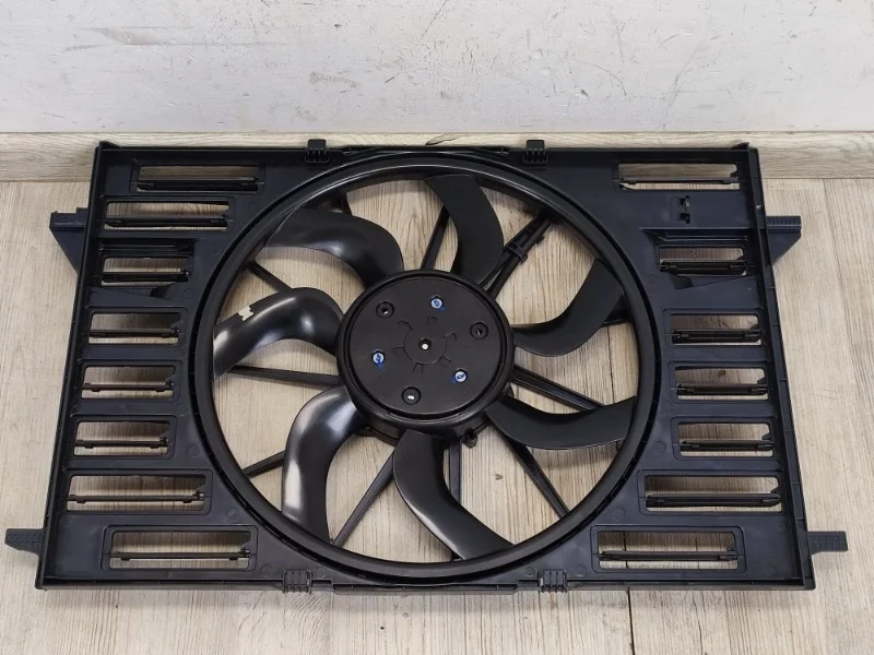 Вентилятор охлаждения сборе диффузором Audi Q7 2015- 4M