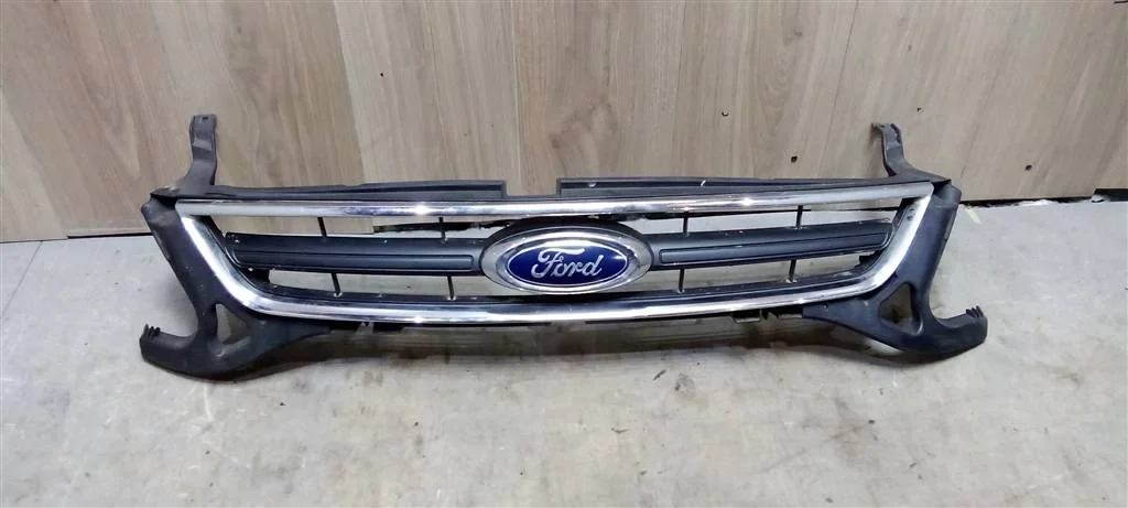 Решетка радиатора Ford Mondeo IV 2007-2015