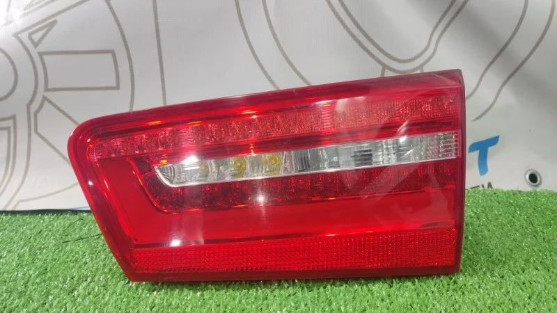 Фонарь задний внутренний правый Audi A6 Avant 4G2