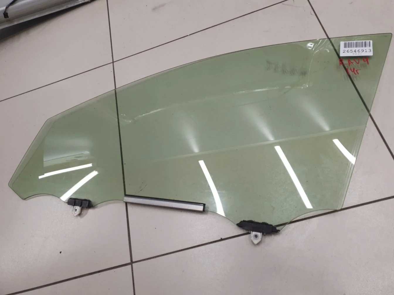 Стекло двери передней левой для Toyota RAV 4 2013-2019