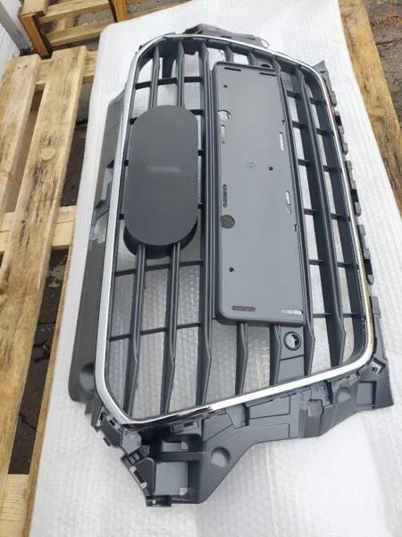 Решетка радиатора Audi A3 8V 8V58536511QP