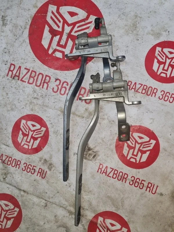 Петля крышки багажника Volkswagen Touareg 2005 7L6