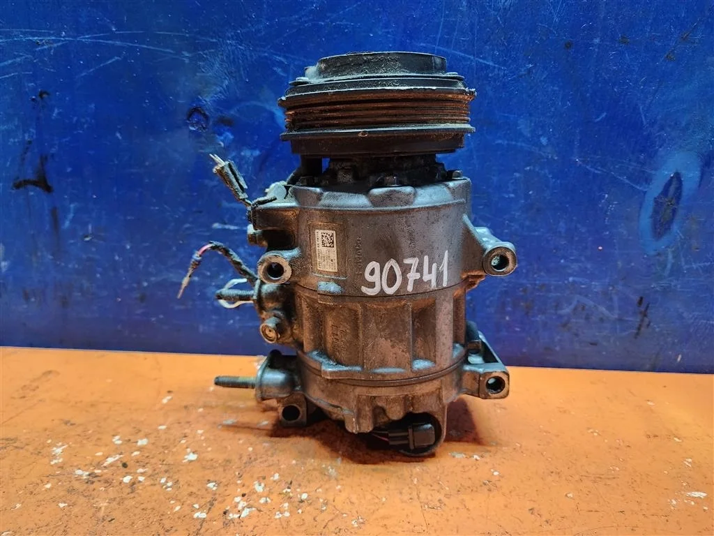 Компрессор кондиционера Ford Focus 3 2,0 5291853