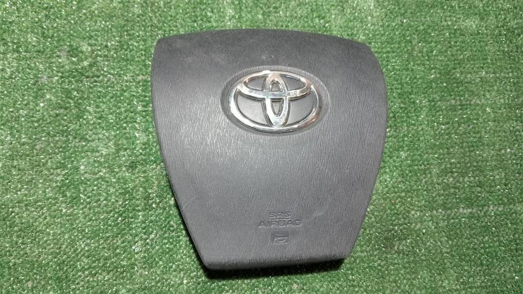 Б.у. подушка безопасности водителя TOYOTA PRIUS ZVW30