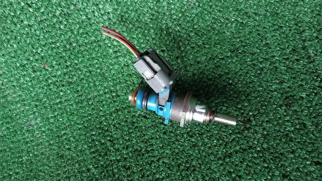 Б.у. форсунка топливная MAZDA PREMACY CREW MAZDA PREMACY CREW