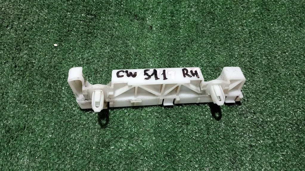 Б.у. крепление бампера зад MITSUBISHI OUTLANDER XL CW5W MITSUBISHI OUTLANDER XL CW5W
