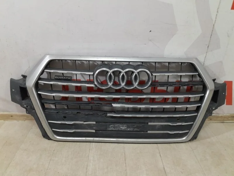 Решетка радиатора передняя Audi Q7 4M 2015-2020