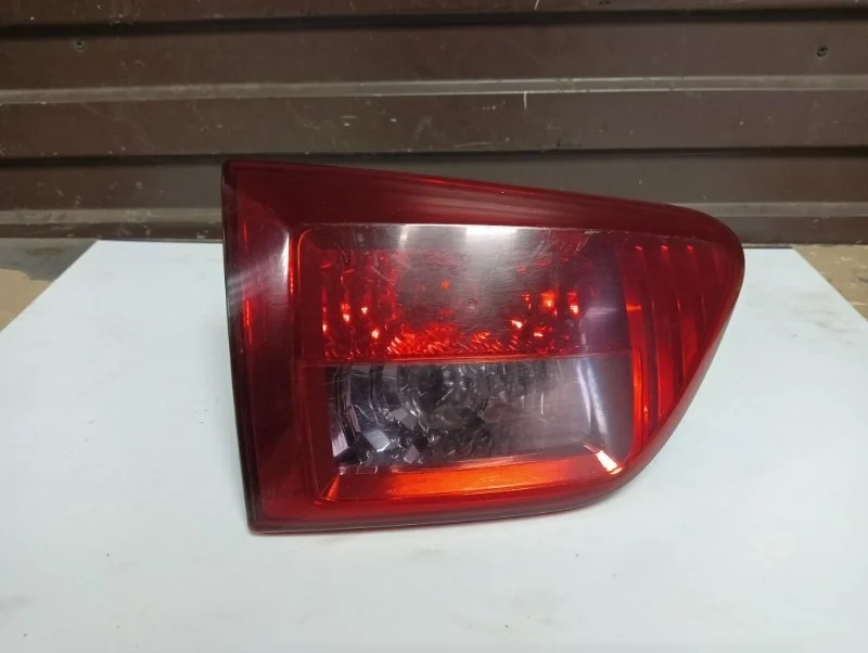 Фонарь Peugeot 4007 2007-2012