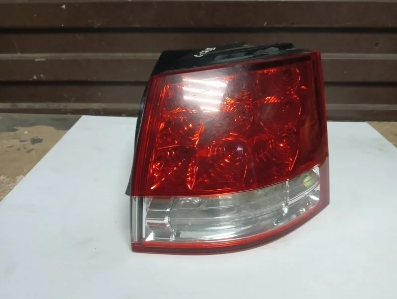 Фонарь Citroen -Crosser 2007-2012