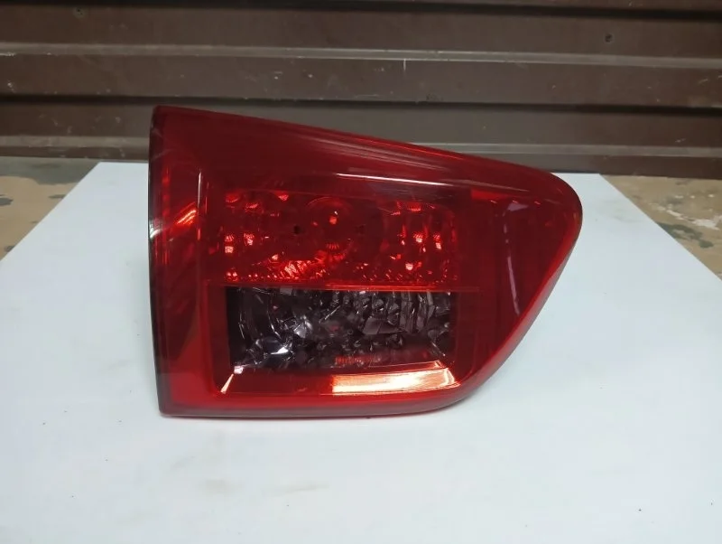 Фонарь Peugeot 4007 2007-2012