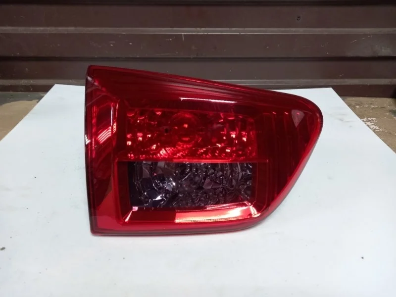 Фонарь Peugeot 4007 2007-2012