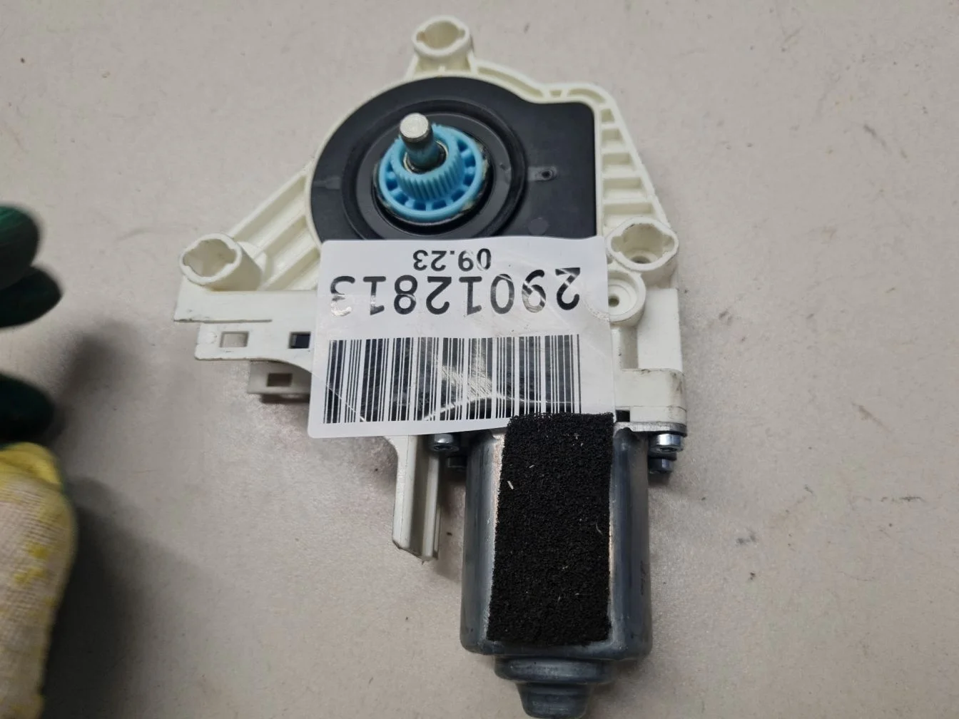 Моторчик стеклоподъёмника задний левый для Audi Q3 8U 2012-2018