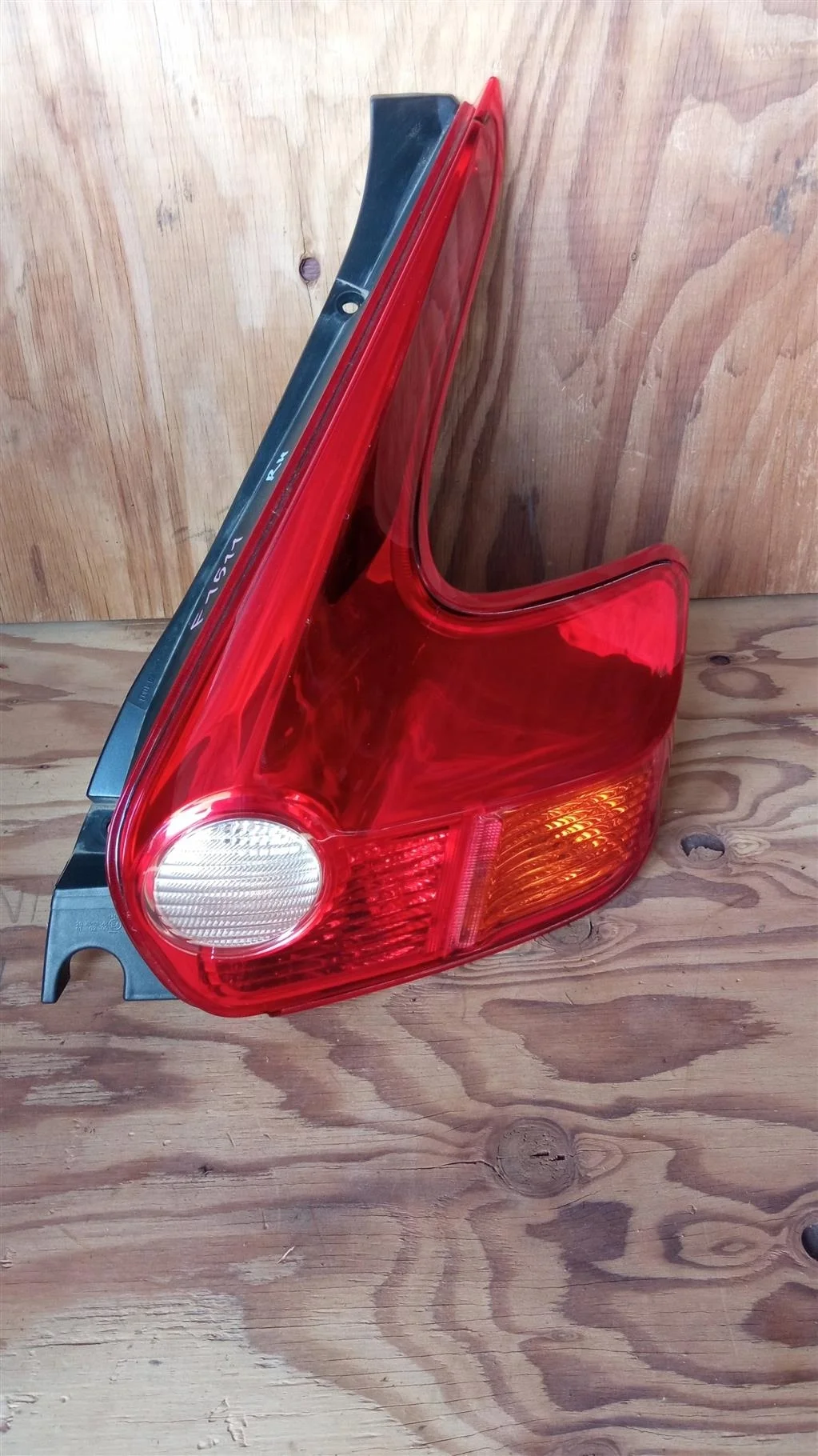 Б.у. фонарь наружный NISSAN JUKE F15E NISSAN JUKE F15E